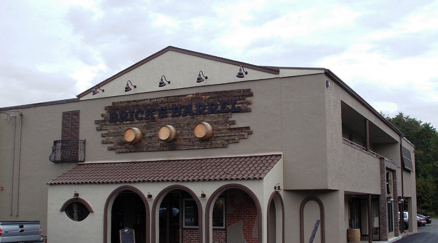 Brick & Barrel — Jeff and Paige's first date